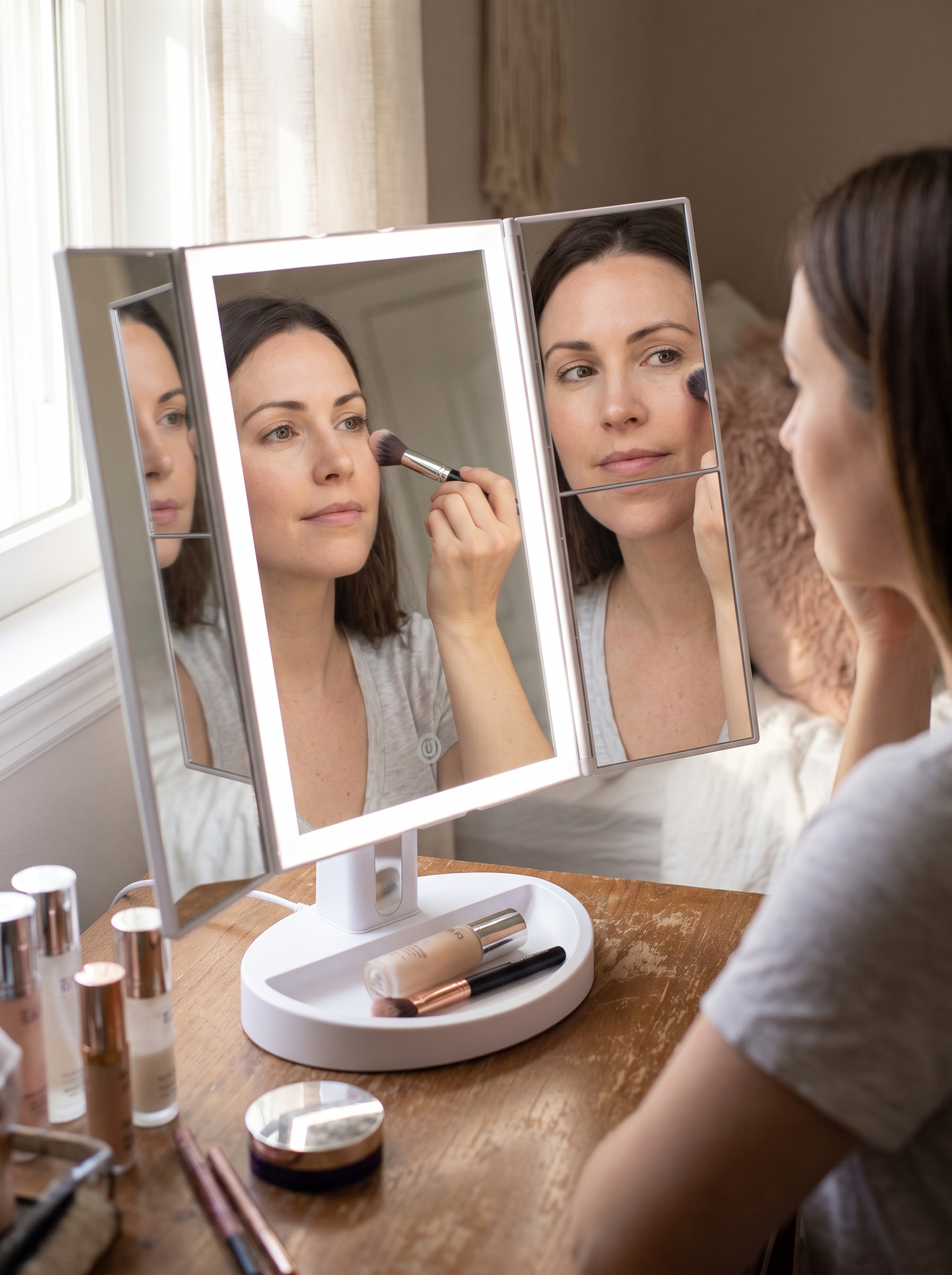 See the sides of your own face