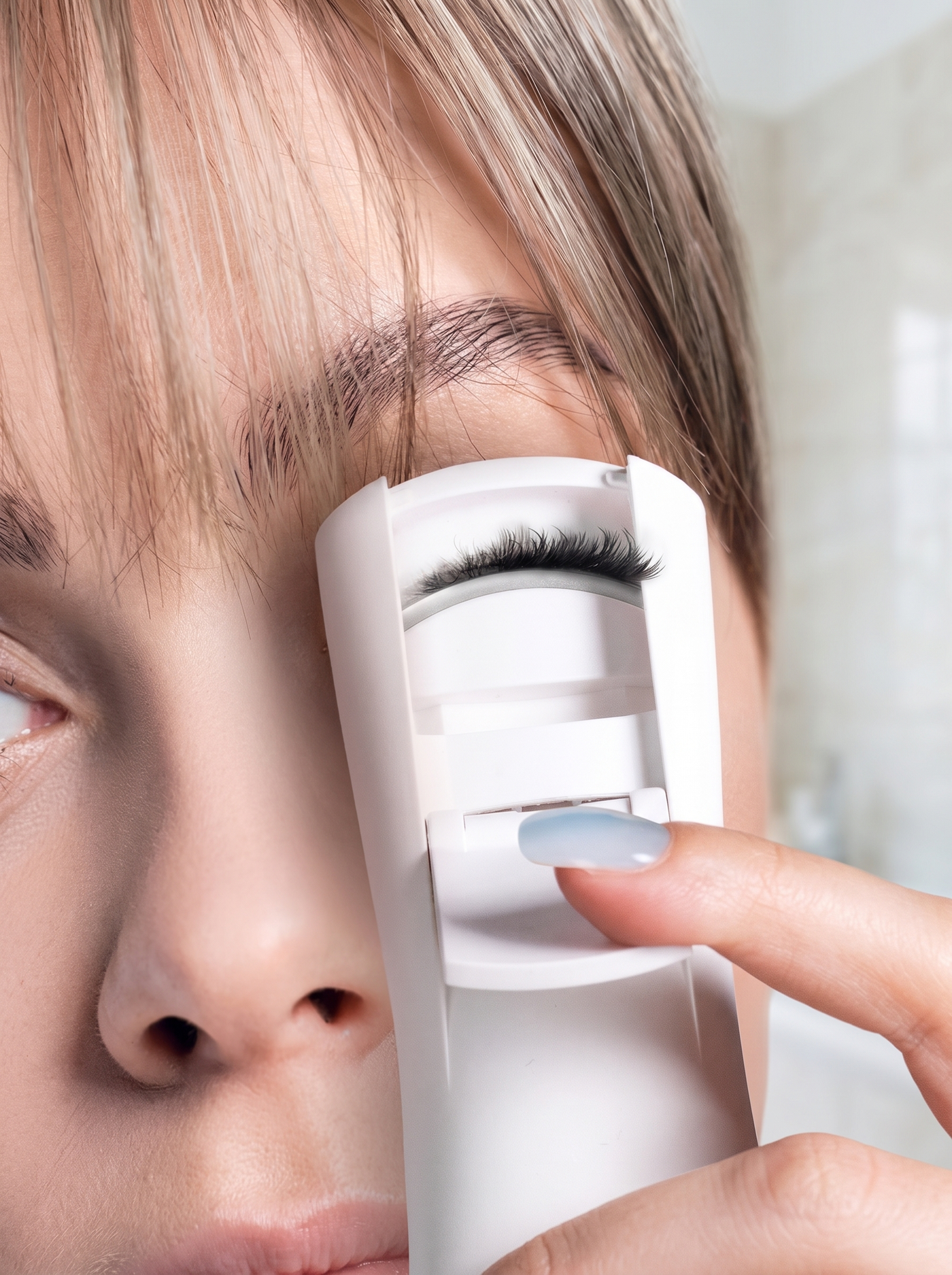 Gentle on delicate lashes