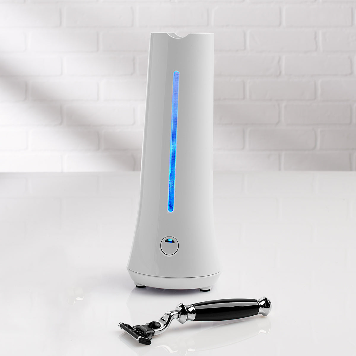 Razor Life Extending Dryer & Sanitizer