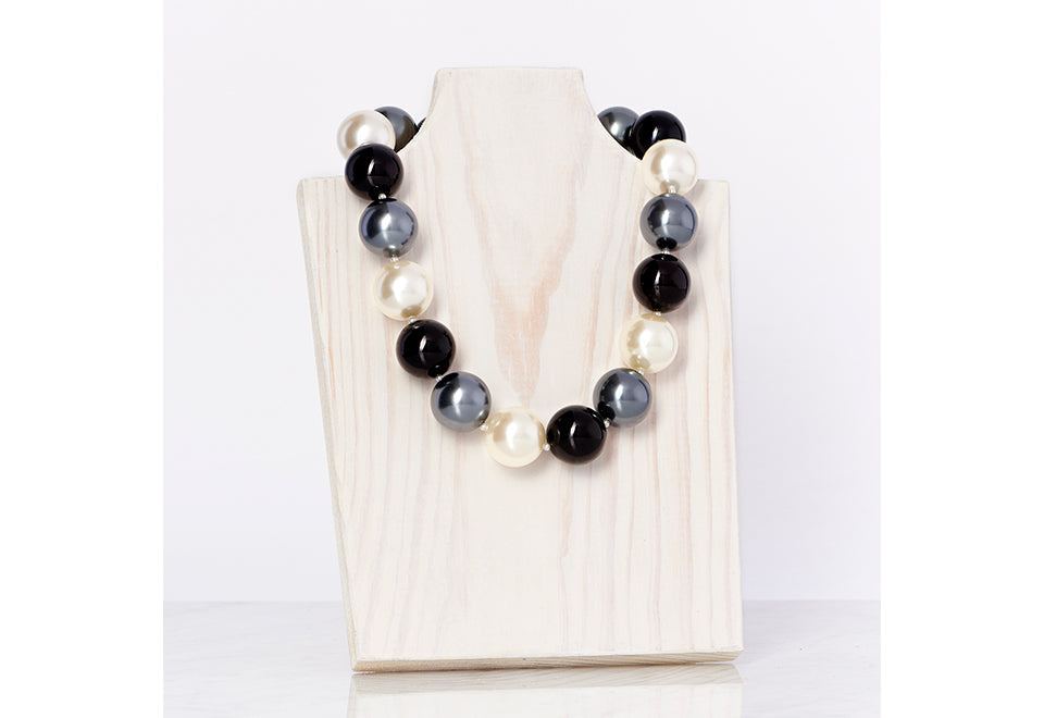 Hot Girls Pearls Cooling Pearl Necklace