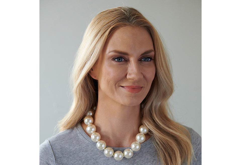 Hot Girls Pearls Cooling Pearl Necklace