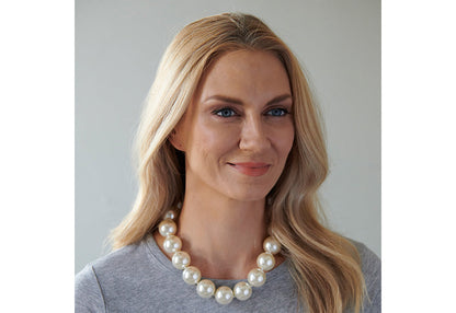 Hot Girls Pearls Cooling Pearl Necklace