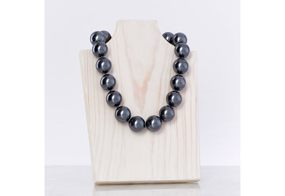 Hot Girls Pearls Cooling Pearl Necklace