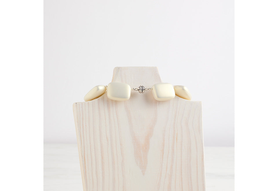 Hot Girls Pearls Cooling Necklace